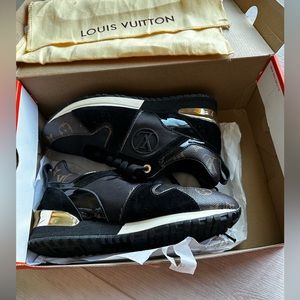 Black and brown fashion sneakers womens size 8.5